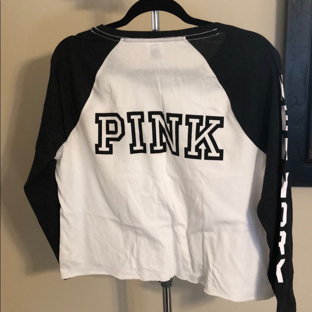 Large Victoria's Secrets Pink cropped t-shirt